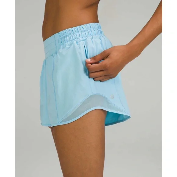 Lululemon Hotty Hot Low-Rise Lined Short 2.5" in Blue Chill Women’s size 10 - Picture 2 of 11